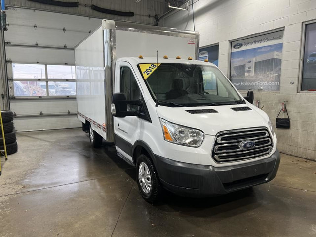 2018 Ford Transit Cargo Van T-250 138 po PNBV de 9 000 lb RARS F in Cars & Trucks in Longueuil / South Shore - Image 2