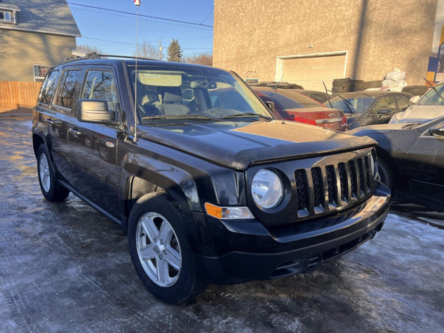 2010 Jeep Patriot 4WD 4dr Sport in Cars & Trucks in Edmonton - Image 2