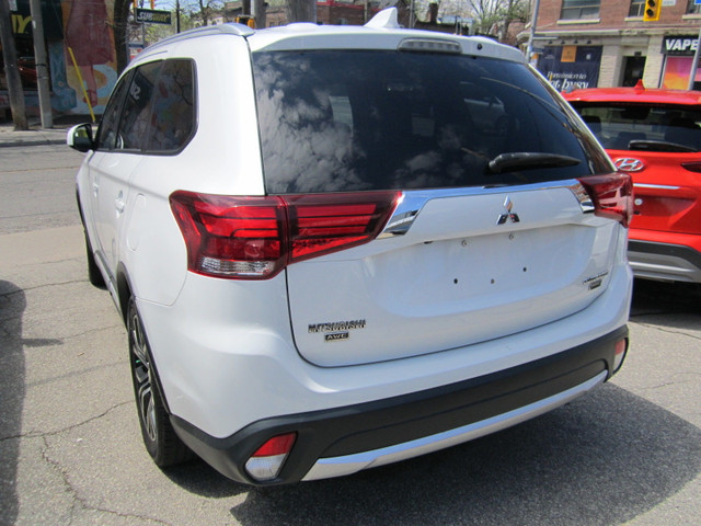 2017 Mitsubishi Outlander ES in Cars & Trucks in City of Toronto - Image 3