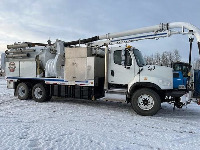 2012 FRIEGHTLINER 6X4 HYDROVAC SEWER FLUSH UNIT in Heavy Equipment in Red Deer