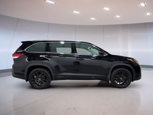 2019 Toyota Highlander Limited in Cars & Trucks in Moose Jaw - Image 4