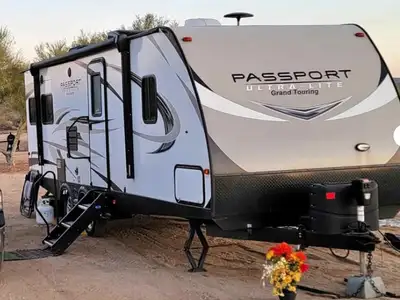 APPLY NOW: https://www.ridecollective.ca/get-pre-approved The 2019 KEYSTONE PASSWORD ULTRA LITE 239M...
