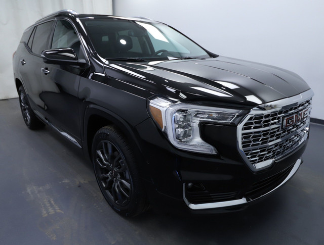 2023 GMC Terrain Denali WARRANTY | SUNROOF | BLACK EDITION in Cars & Trucks in Lethbridge