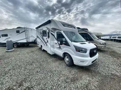 We are looking for good pre owned Rv's to buy or consign!! Thor Motor Coach Gemini AWD 23TW Class B+...