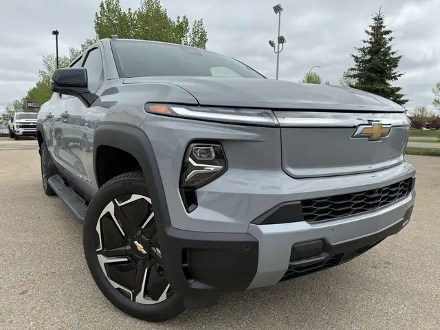 2025 Chevrolet Silverado EV Extended Range LT in Cars & Trucks in Edmonton - Image 2