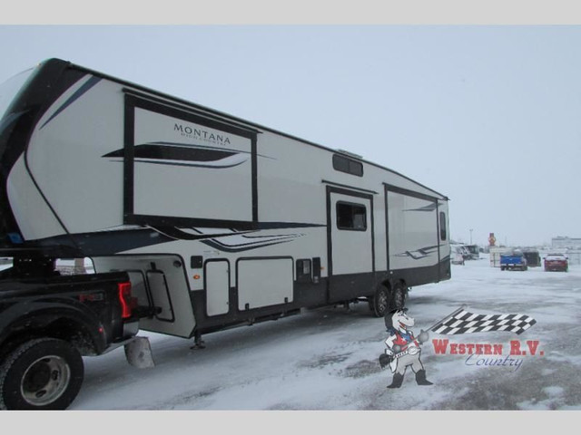 2022 Keystone RV Montana High Country 385BR in Travel Trailers & Campers in Red Deer - Image 3