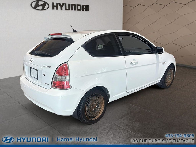 2011 Hyundai Accent Voiture à hayon, 3 portes, boîte manuelle L  in Cars & Trucks in Laval / North Shore - Image 3
