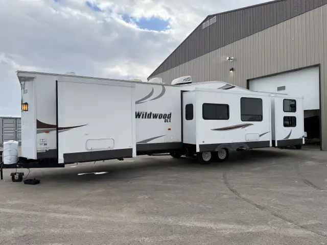 2015 Forest River Wildwood 402QBQ Destination Home in Park Models in St. Albert - Image 9