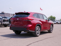 The 2022 Toyota Highlander XLE offers a refined and versatile three-row SUV option---ideal for Canad... (image 7)