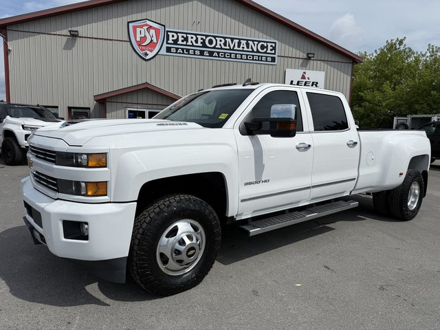 2017 Chevrolet SILVERADO 3500HD LT DUALLY DURAMAX 4X4 3500HD in Cars & Trucks in Belleville - Image 3
