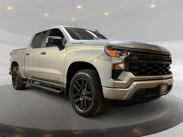 2023 Chevrolet Silverado 1500 CUSTOM CREW CAB 4X4 in Cars & Trucks in Laval / North Shore - Image 3