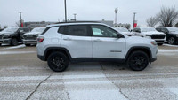 This 2025 JEEP COMPASS LATITUDE LUX 4X4 has the following options Leatherette Seats, Remote Start Sy... (image 9)