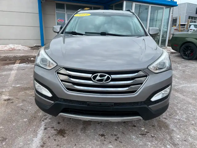2014 Hyundai Santa Fe Sport 2.4 AWD, GL, HTD SEATS, AUTO in Cars & Trucks in Charlottetown - Image 5