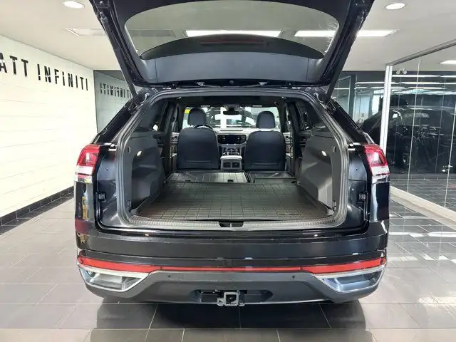 2020 Volkswagen Atlas Cross Sport Execline - 2 Sets of Rims dans Autos et camions dans Calgary - Image 24