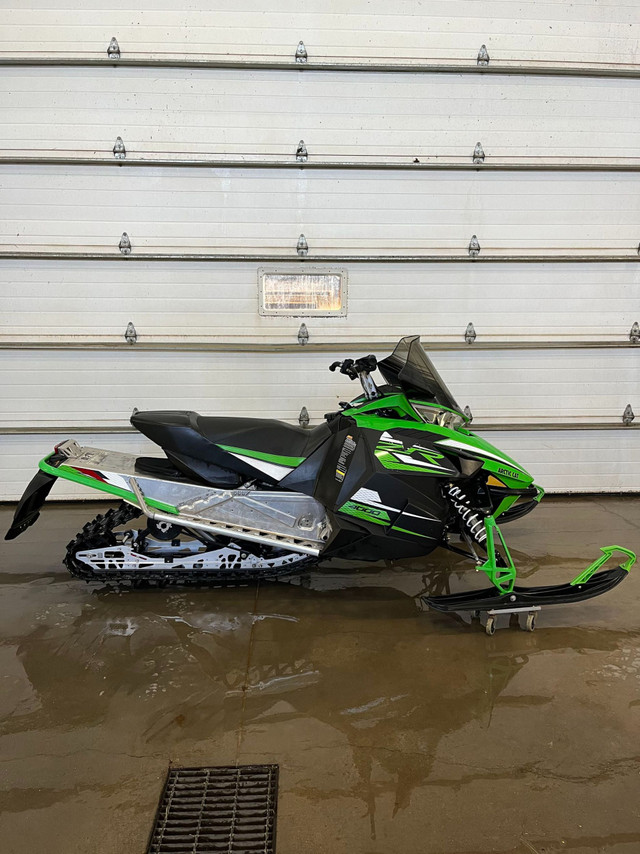 2015 Arctic Cat ZR 4000 Snowmobile in Snowmobiles in Moose Jaw - Image 2
