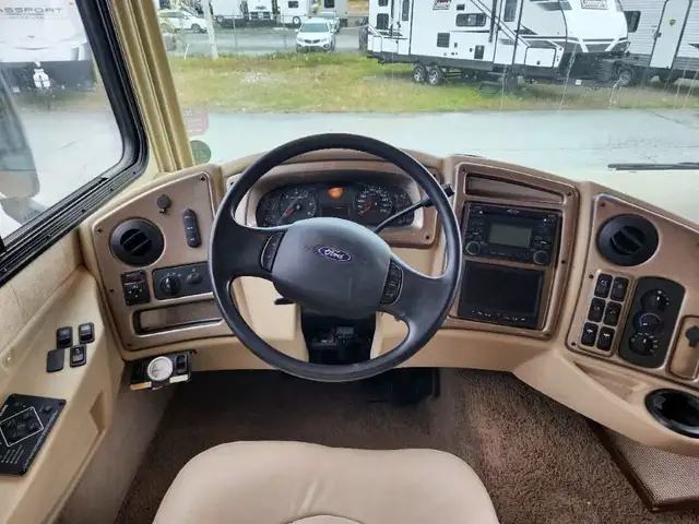 2014 Coachmen Encounter 36KS in RVs & Motorhomes in Thetford Mines - Image 26
