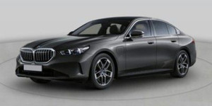 2025 BMW 5 Series 550e xDrive, Gr. De Luxe Essentiel, Accès Confort!