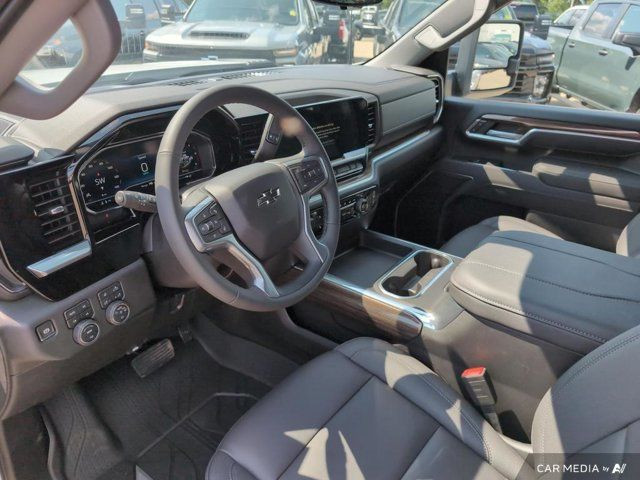 2025 Chevrolet Silverado 3500HD LT 4WD Crew Cab | Z71 & Trail in Cars & Trucks in Strathcona County - Image 3