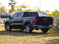 The 2024 GMC Sierra 1500 SLT blends bold design, refined luxury, and modern technology into a powerf... (image 6)
