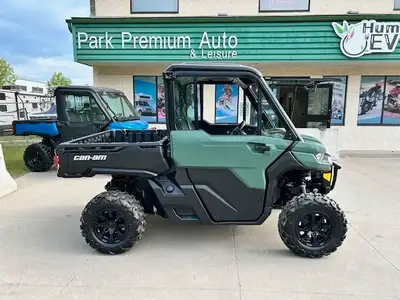 2022 CAN-AM DEFENDER HD9 with HEATED CAB for only $23588!!! This DEFENDER comes equipped with: A pow...
