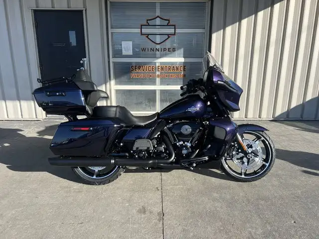 2025 Harley-Davidson FLHXU - Street Glide Ultra in Sport Touring in Winnipeg - Image 2