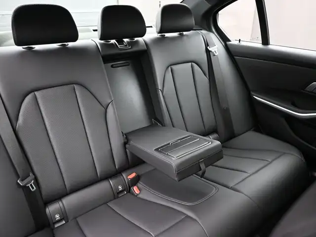 2022 BMW 3 Series 330e x-DRIVE PREMIUM ESSENTIAL PACKAGE, MOONRO dans Autos et camions dans Ville d’Halifax - Image 29
