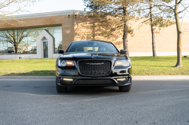 2022 Chrysler 300 300S AWD in Cars & Trucks in Mississauga / Peel Region - Image 2