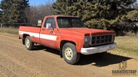 1977 GMC CHEVROLET CHEV CHEVY Sierra 25 2WD Long Box Pickup Truck Chevy 350ci 5.7L V8 engine 4 speed... (image 2)