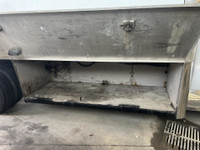 FORD F-550 XL REEFER 2004 DIESEL CARGO ET REEFER EN AVANT COFFRE ET RANGEMENTEN BONNE CONDITION DISP... (image 4)