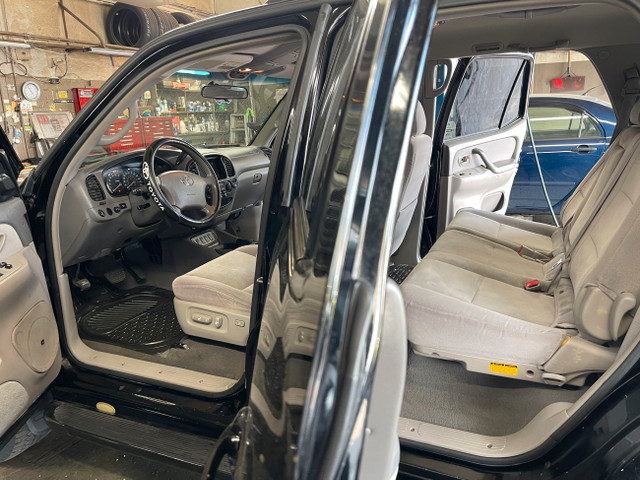 2007 Toyota Sequoia SR5 8 PASSENGER iFORCE 4.7L BT.....MINT COND in Cars & Trucks in City of Toronto - Image 3