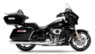 The Street Glide Ultra is made for two-up touring, with a powerful V-twin engine, spacious storage,...