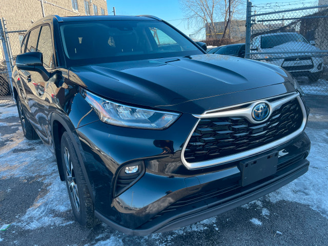 2021 Toyota Highlander in Cars & Trucks in City of Montréal - Image 3