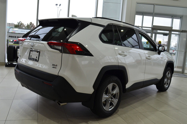 2024 Toyota RAV4 XLE Heated Steering Wheel! Power Moonroof! in Cars & Trucks in Lethbridge - Image 4