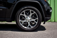This 2021 Jeep Grand Cherokee is for sale today. This SUV has 86,079 kms. It's _black_ in colour . I... (image 6)