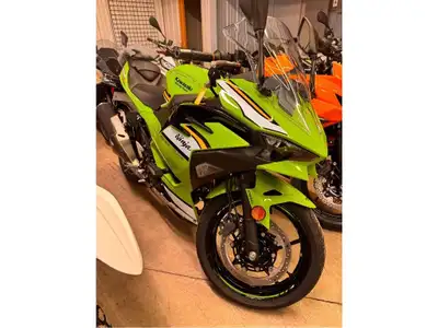 EN INVENTAIRE Rock Moto Sport Sherbrooke, Kawasaki, KTM, Cf Moto, Arctic Cat, Vespa, Piaggo, Aprilia...