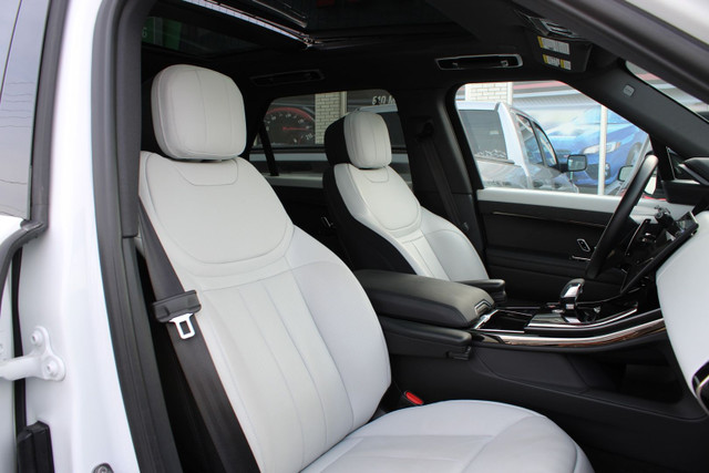2024 Land Rover Range Rover Sport in Cars & Trucks in Oakville / Halton Region - Image 3