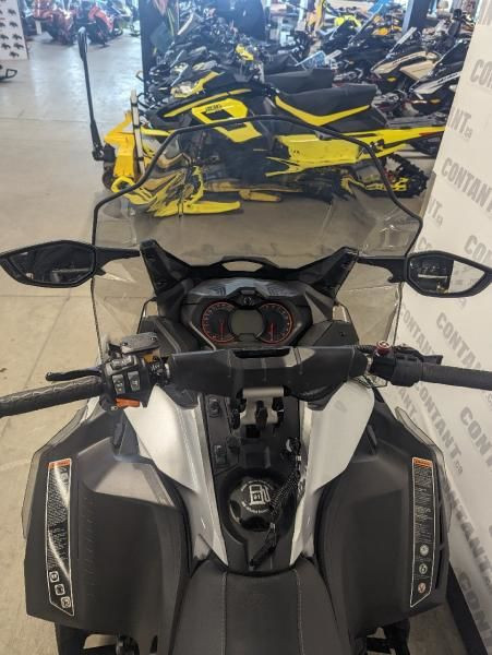 2019 Ski-Doo Grand Touring SE E 900 ACE Tur in Snowmobiles in West Island - Image 3