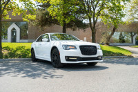 2022 CHRYSLER 300 S AWD COMES WITH ALPINE SOUND SYSTEM, PANORAMIC SUNROOF, LEATHER SEATS, APPLE CARP... (image 2)