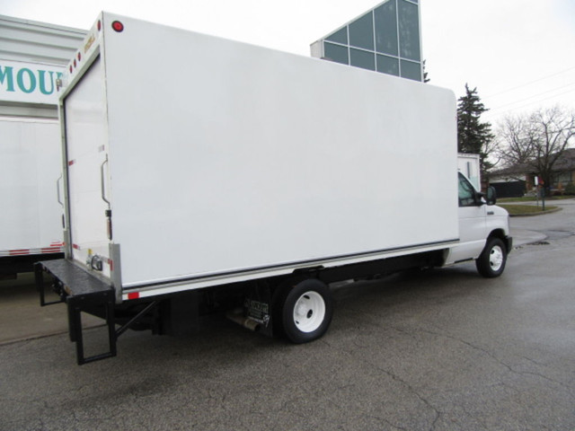  2021 Ford E-450 GAS 16 FT REFRIGERATED CUBE WITH POWER LIFT GAT in Heavy Equipment in Markham / York Region - Image 3