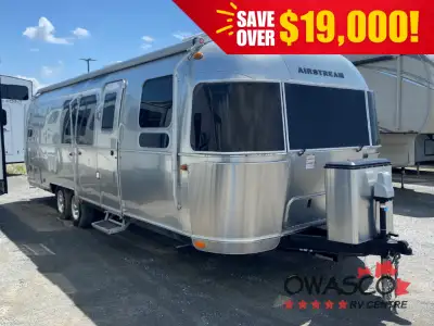 Airstream Flying Cloud travel trailer 30FB highlights: Bunk Bed/Full Bed U-Shaped Dinette Rear Bathr...