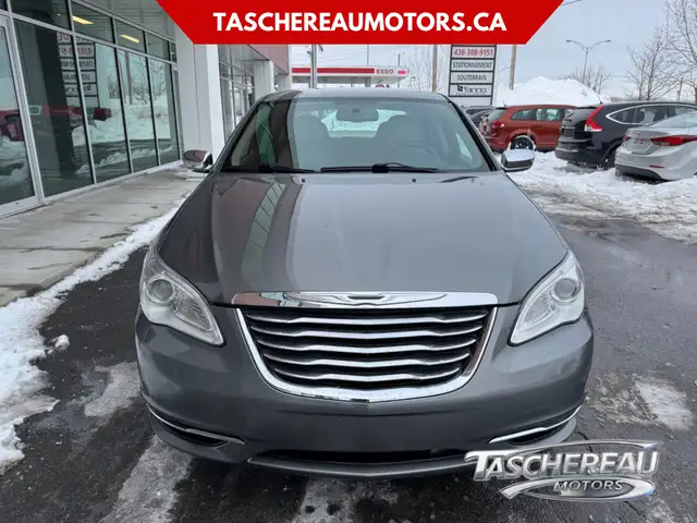 2012 Chrysler 200 in Cars & Trucks in Longueuil / South Shore - Image 3