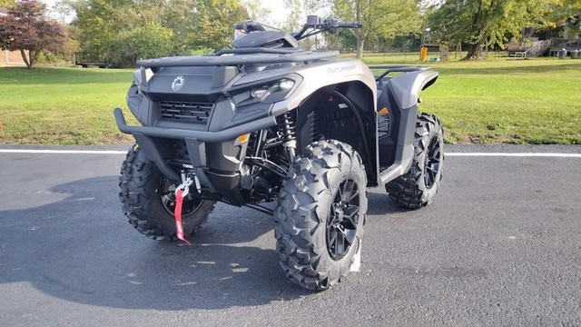 2023 Can-Am Outlander 1000R XT in ATVs in Ottawa