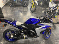 VERY CLEAN 2015 YAMAHA R3 (CERTIFIED/ 30 DAY DEALERSHIP WARRANTY