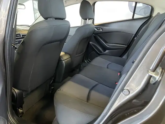 2014 Mazda Mazda3 GX-SKY in Cars & Trucks in City of Montréal - Image 10