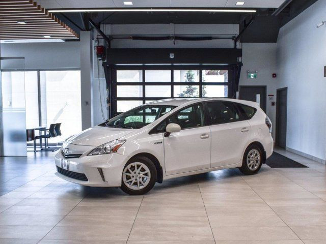 2012 Toyota Prius V in Cars & Trucks in Calgary