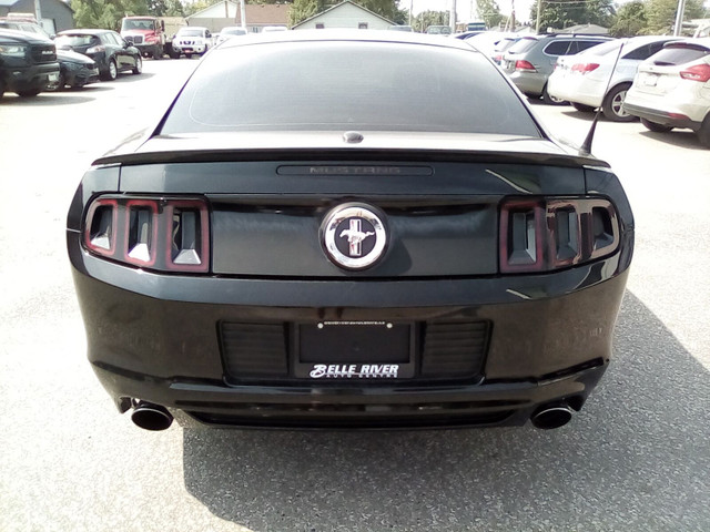 2013 Ford Mustang in Cars & Trucks in Leamington - Image 3