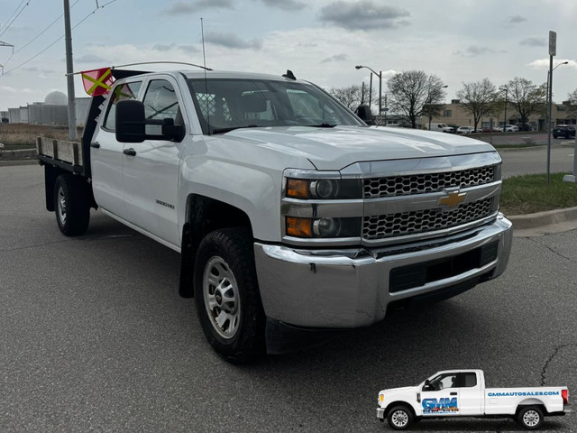 2019 Chevrolet SILVERADO 3500HD Crew Cab Flat Bed 4WD in Cars & Trucks in City of Toronto - Image 2