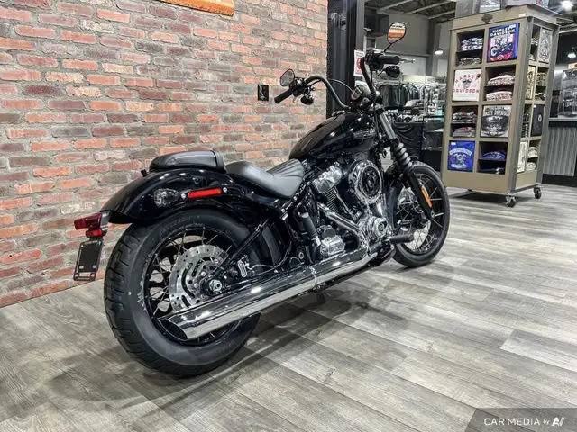 2025 Harley-Davidson FXBB - Street Bob FXBB STREET BOB in Street, Cruisers & Choppers in Calgary - Image 8