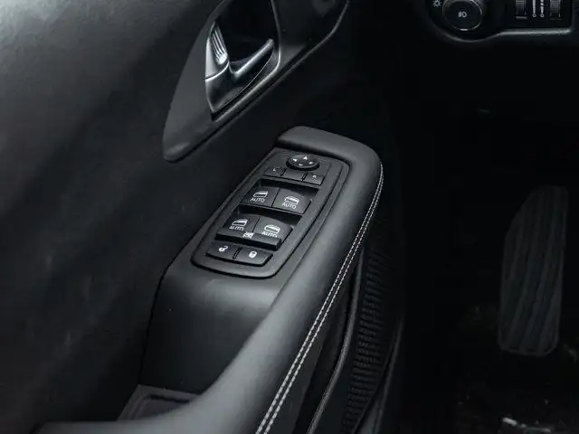 2025 Chrysler Pacifica Select in Cars & Trucks in Barrie - Image 21