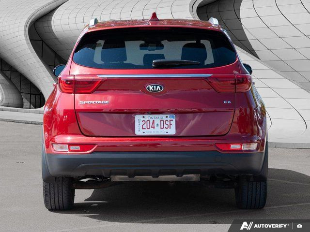 2019 Kia Sportage EX AWD | Apple CarPlay | Blind Spot in Cars & Trucks in London - Image 4